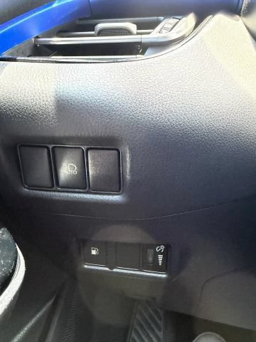 Used 2020 Toyota C-HR XLE FWD image 21