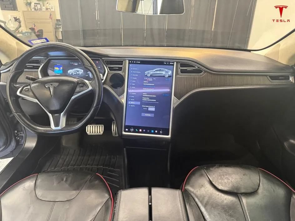Used 2013 Tesla Model S Performance RWD image 19