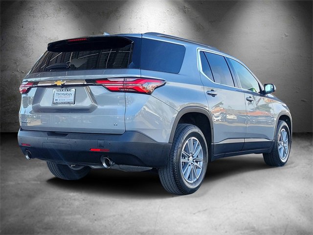 Used 2023 Chevrolet Traverse LT image 3