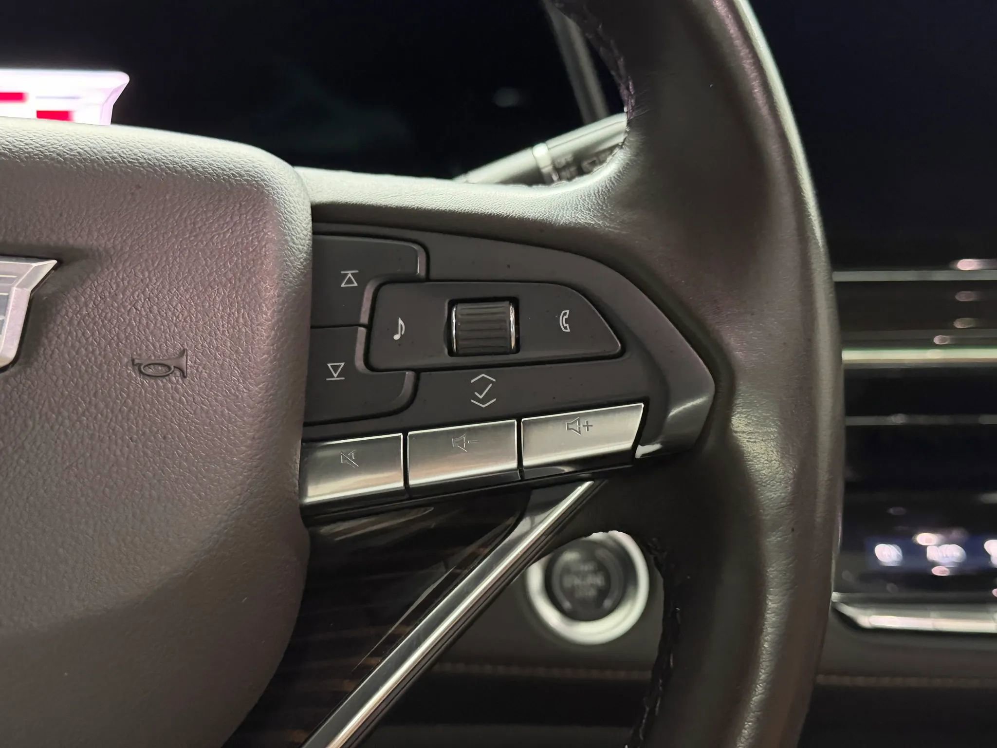 Used 2021 Cadillac Escalade ESV Sport AWD/4WD image 19