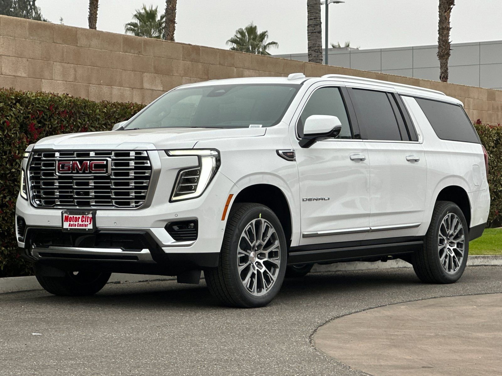New 2026 GMC Yukon XL Denali w/ Sun & Power Step Package AWD/4WD image 8
