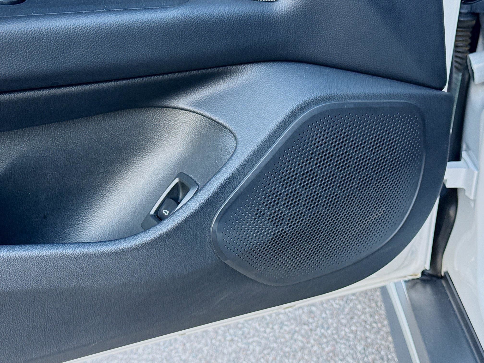 Used 2023 BMW i4 eDrive35 image 23