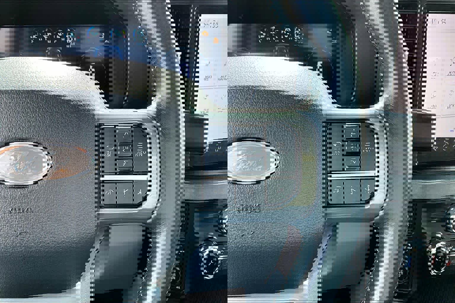 Used 2024 Ford F450 Limited image 28