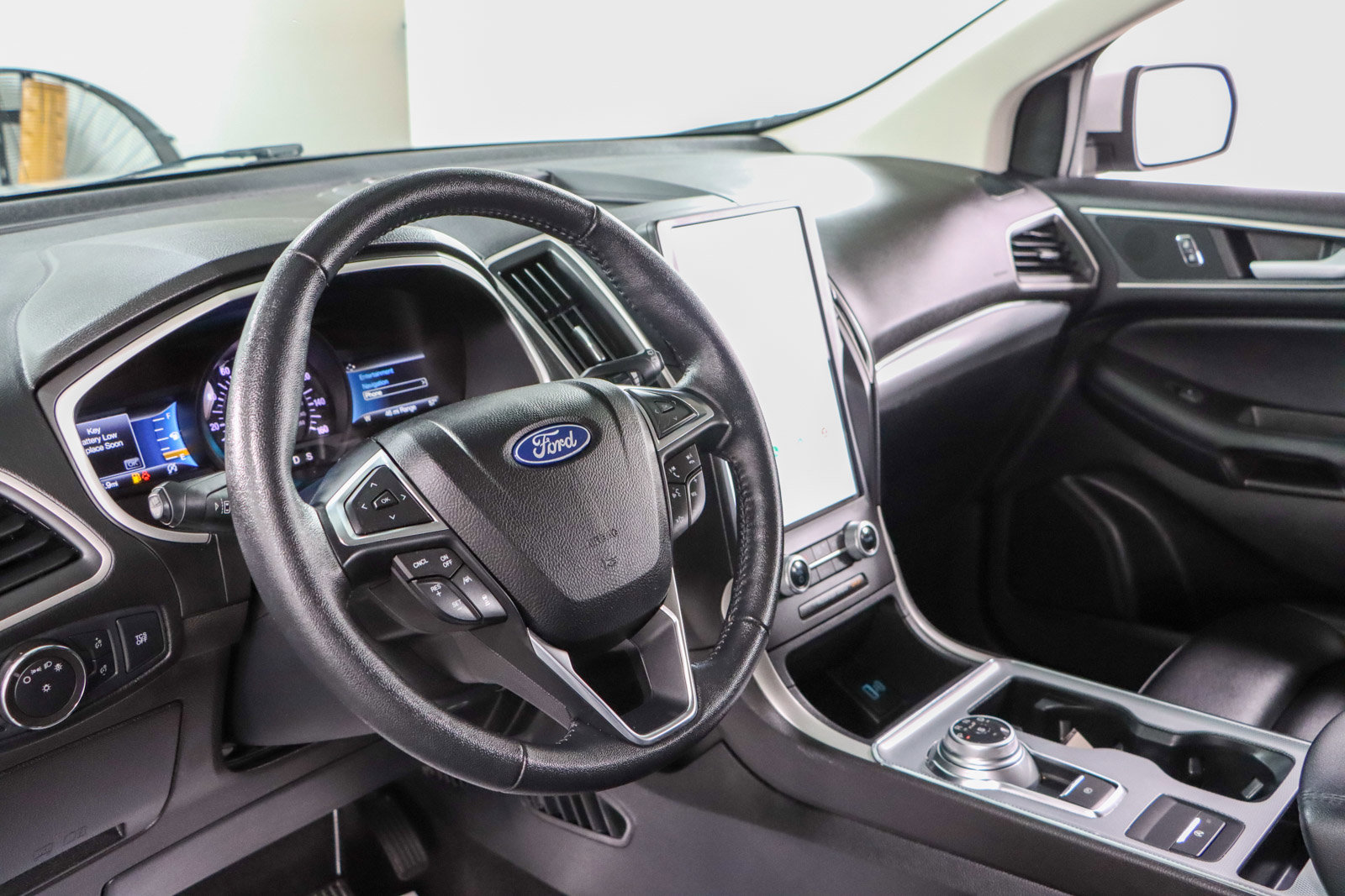 Used 2021 Ford Edge SEL image 22