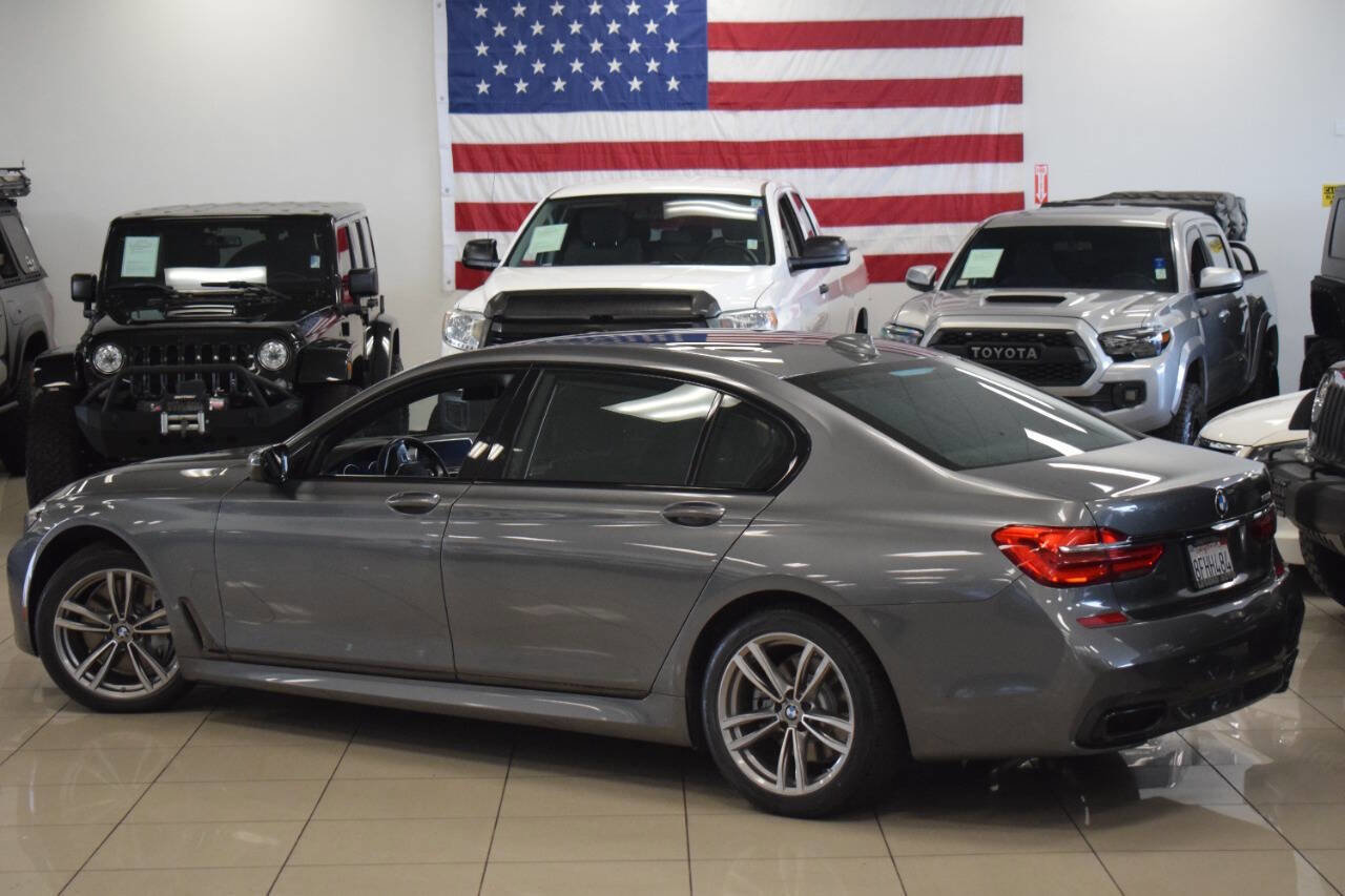 Used 2018 BMW 750i image 18