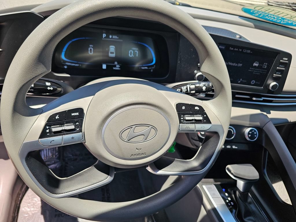 Certified 2025 Hyundai Elantra SE FWD image 27