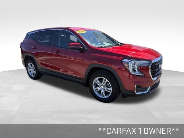 Used 2024 GMC Terrain SLE FWD image 2