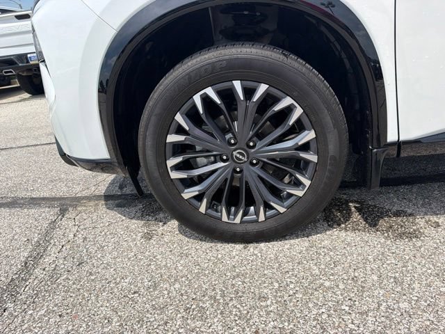 Used 2024 Nissan Rogue Platinum AWD/4WD image 16