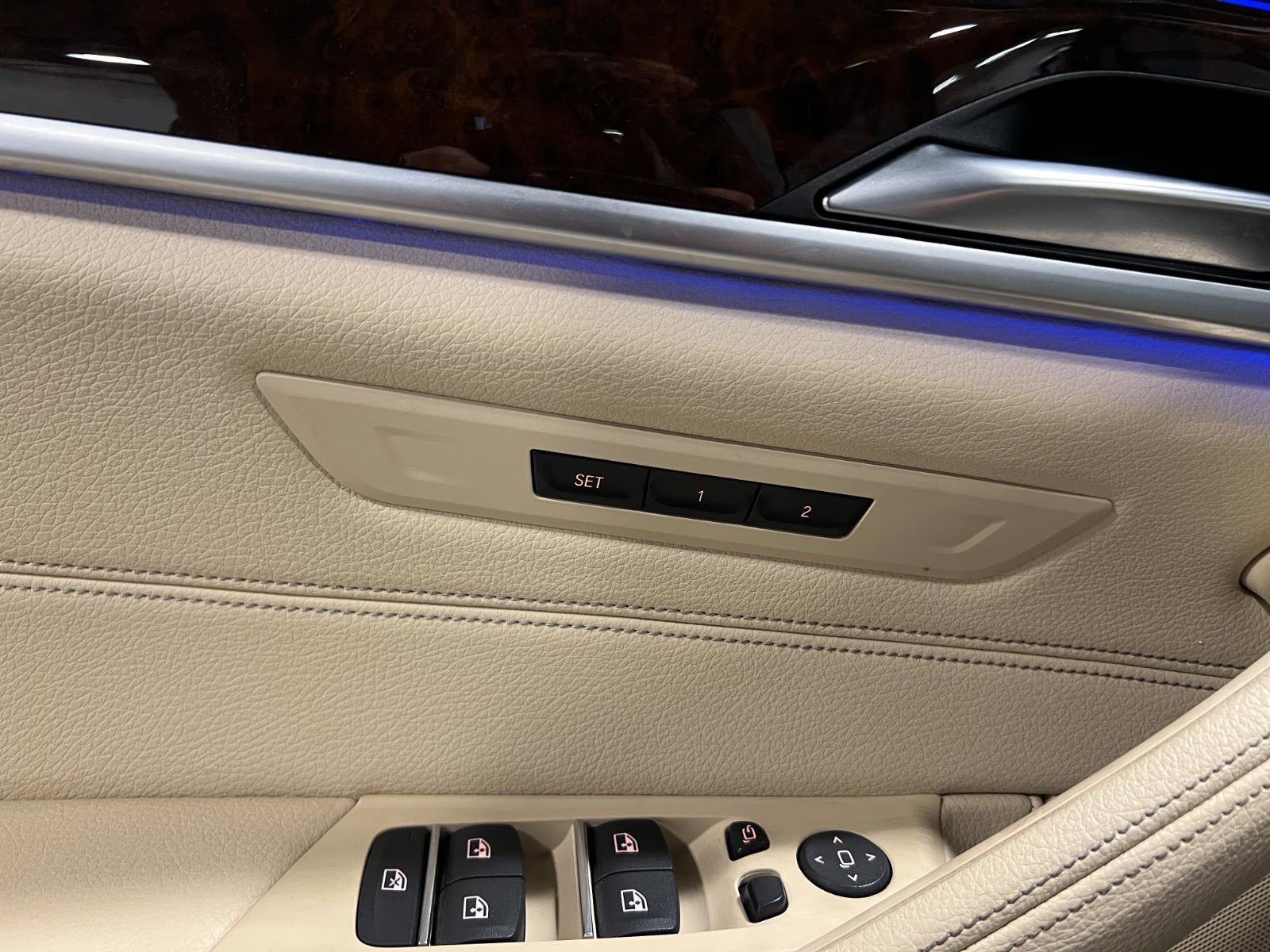 Used 2019 BMW 530e xDrive 530e xDrive iPerformance w/ Premium Package image 27