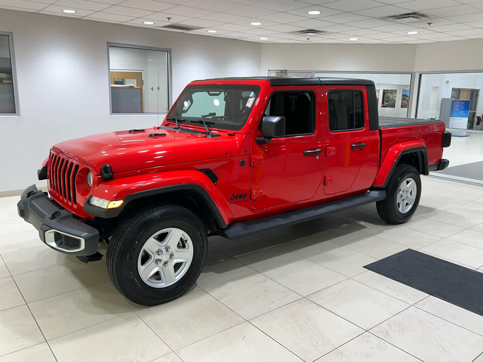 Used 2022 Jeep Gladiator Sport AWD/4WD image 5