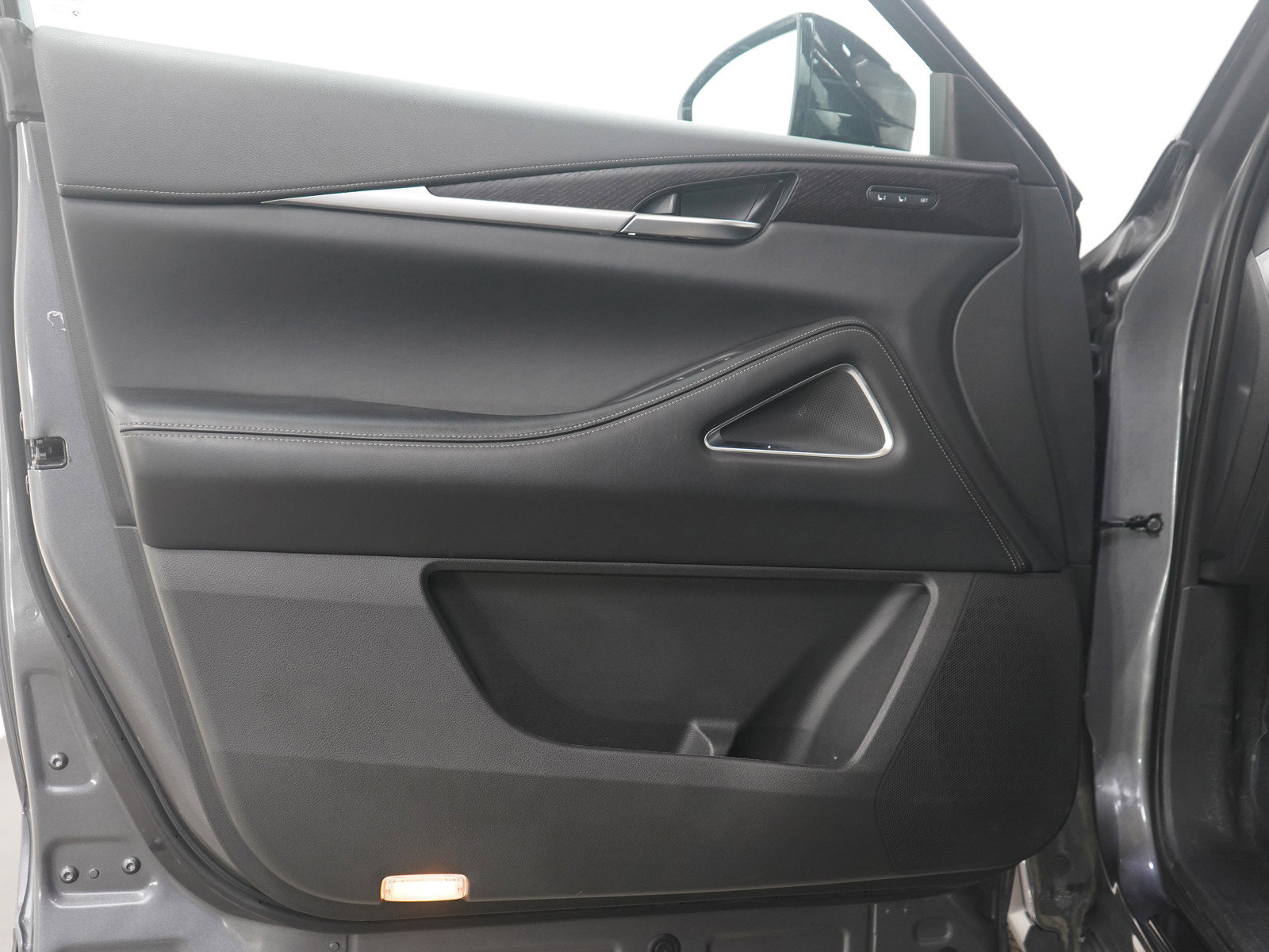 Used 2024 INFINITI QX60 Sensory image 23