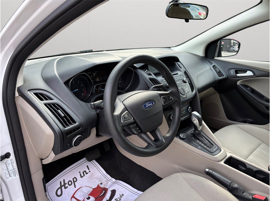 Used 2015 Ford Focus SE FWD image 6