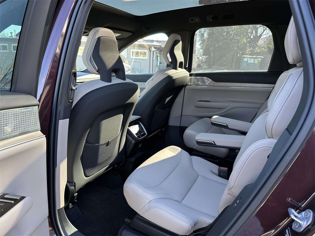 Used 2025 Volvo EX90 Ultra image 14
