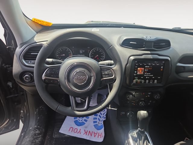 Used 2022 Jeep Renegade Latitude AWD/4WD image 10