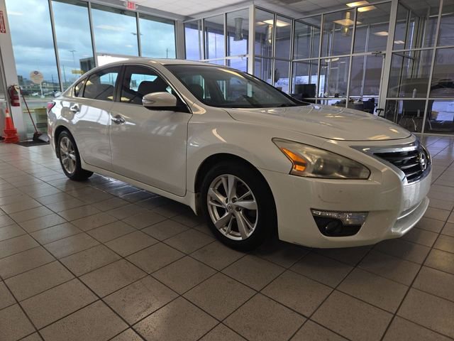 Used 2014 Nissan Altima 2.5 SL w/ Technology Package image 2