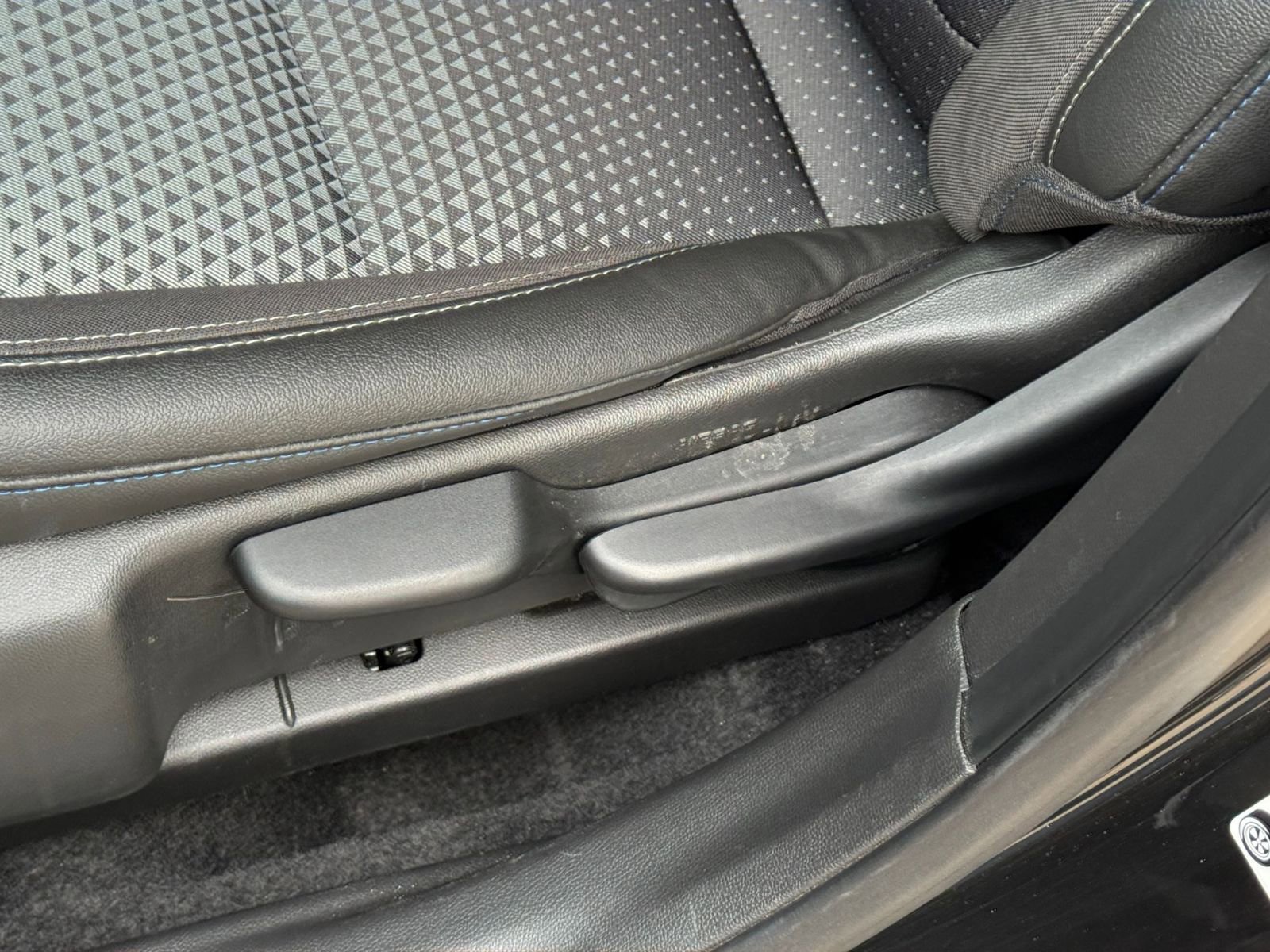 Used 2025 Chevrolet Trax LT image 22