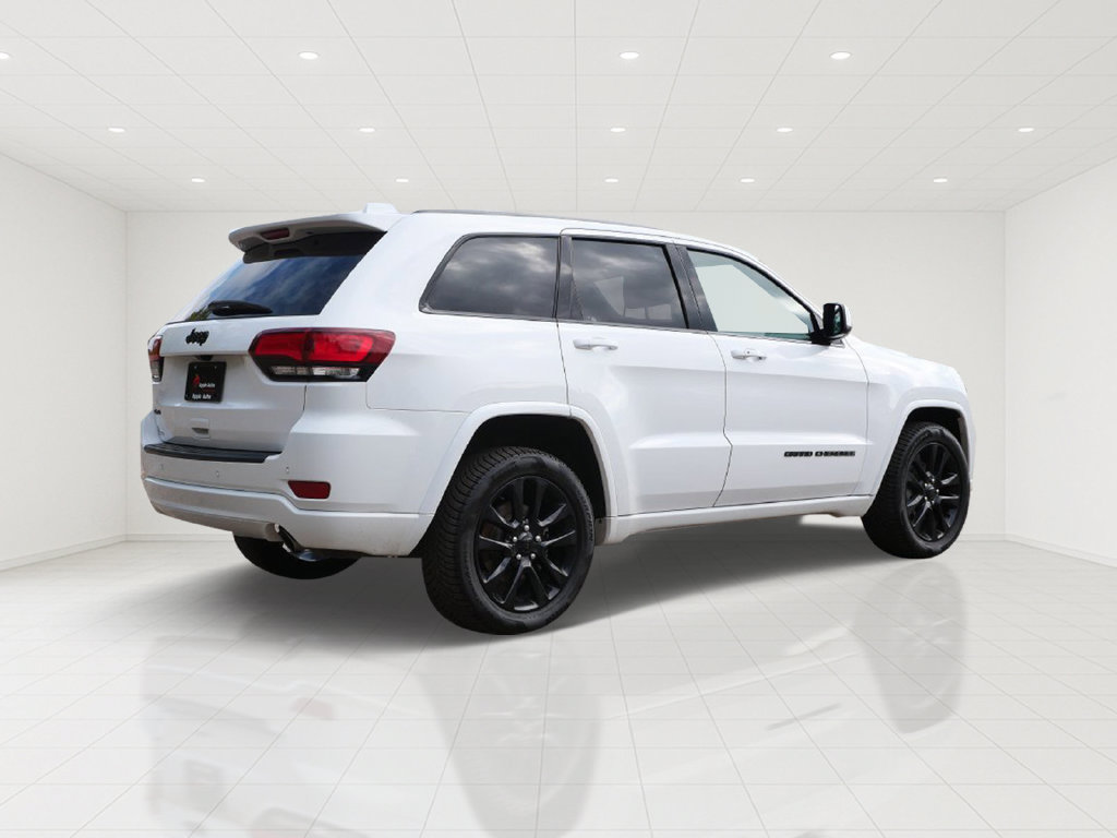 Used 2018 Jeep Grand Cherokee Altitude AWD/4WD image 6