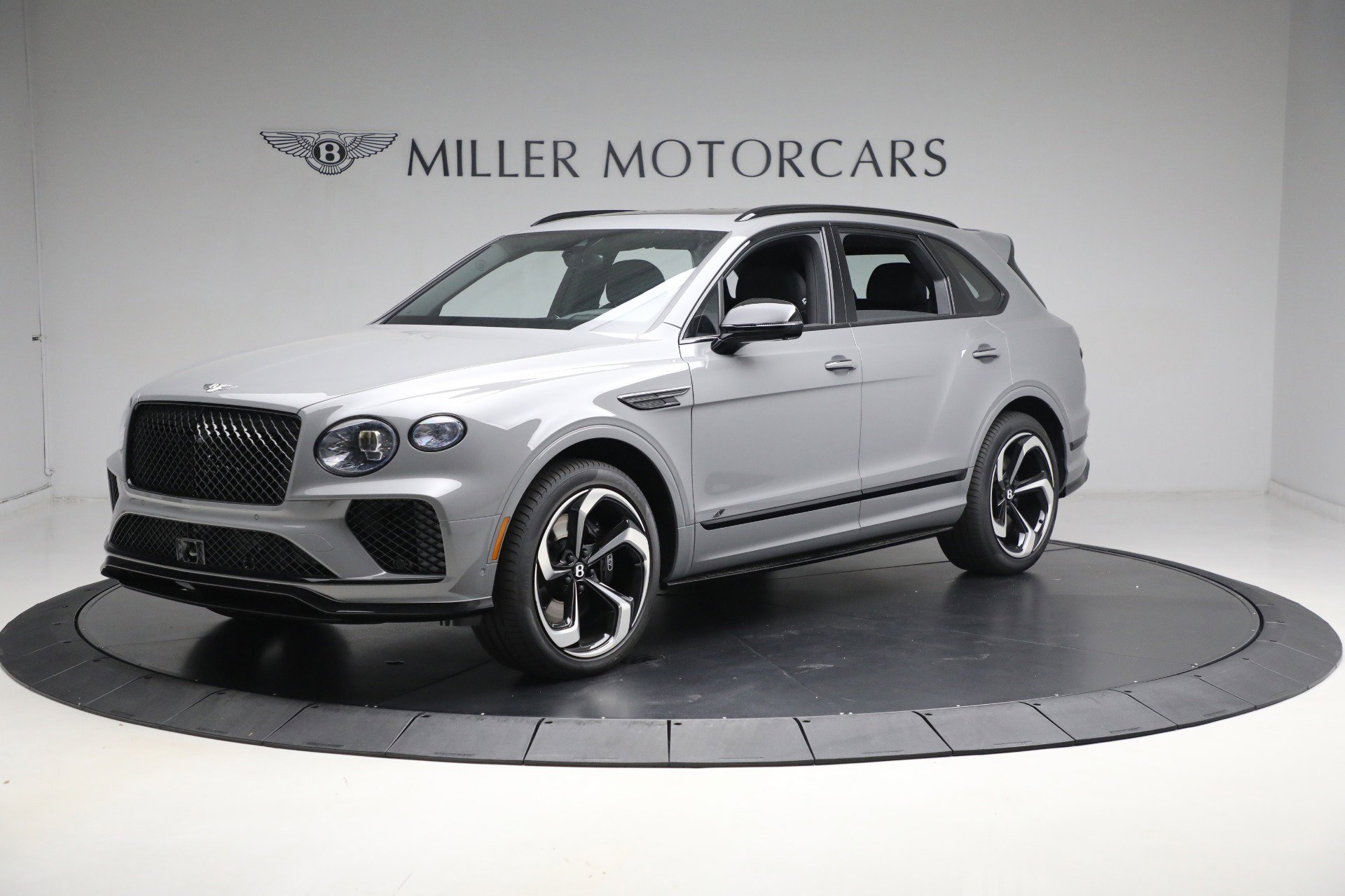New 2024 Bentley Bentayga image 2