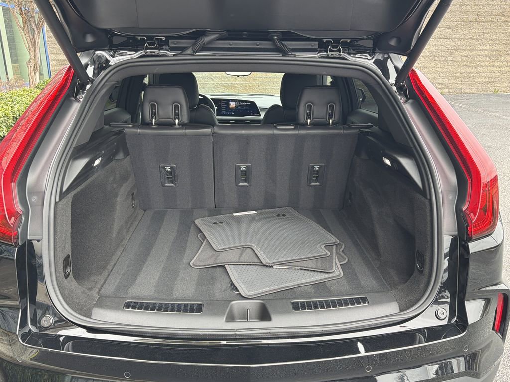 Certified 2025 Cadillac XT4 Premium Luxury w/ Technology Package image 18