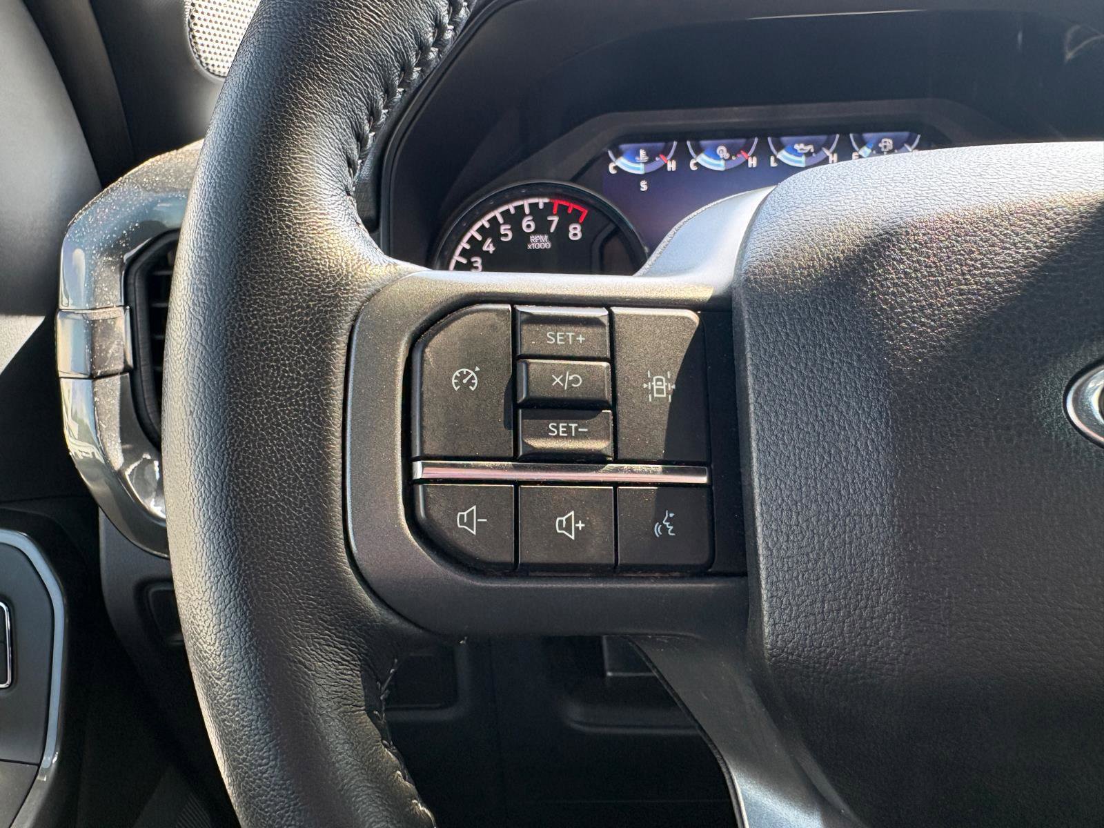 Used 2022 Ford F150 XLT w/ Equipment Group 302A High image 32