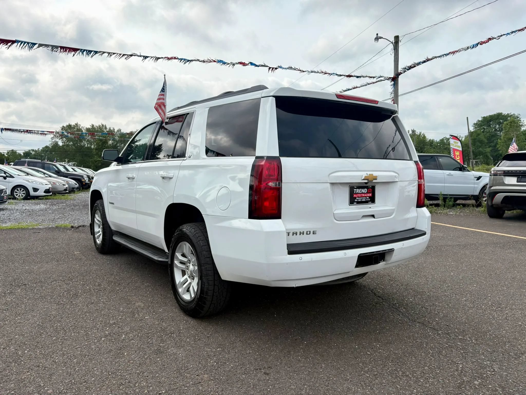 Used 2015 Chevrolet Tahoe LT w/ Luxury Package AWD/4WD image 3