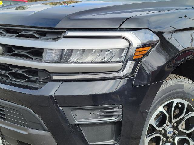 Certified 2023 Ford Expedition Max XLT image 10