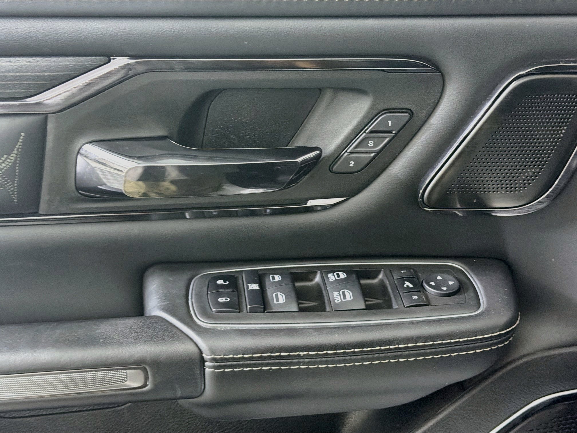 Used 2023 RAM 1500 Limited RWD image 15
