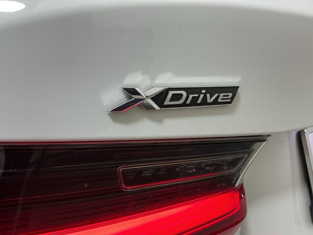 Certified 2025 BMW 330i xDrive Sedan w/ M Sport Package AWD/4WD image 33