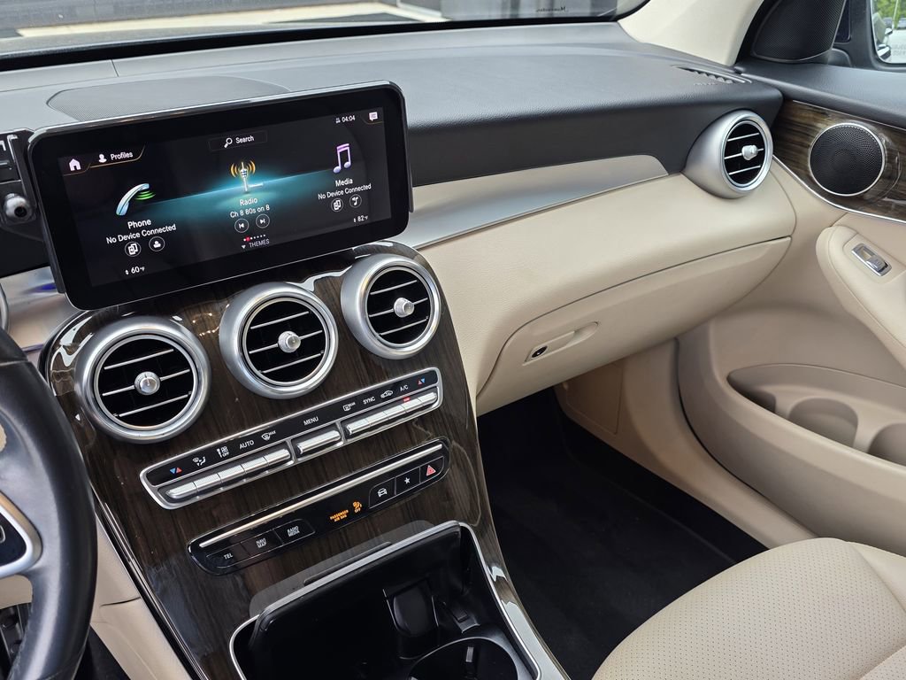 Used 2022 Mercedes-Benz GLC 300 w/ Premium Package Lite image 10