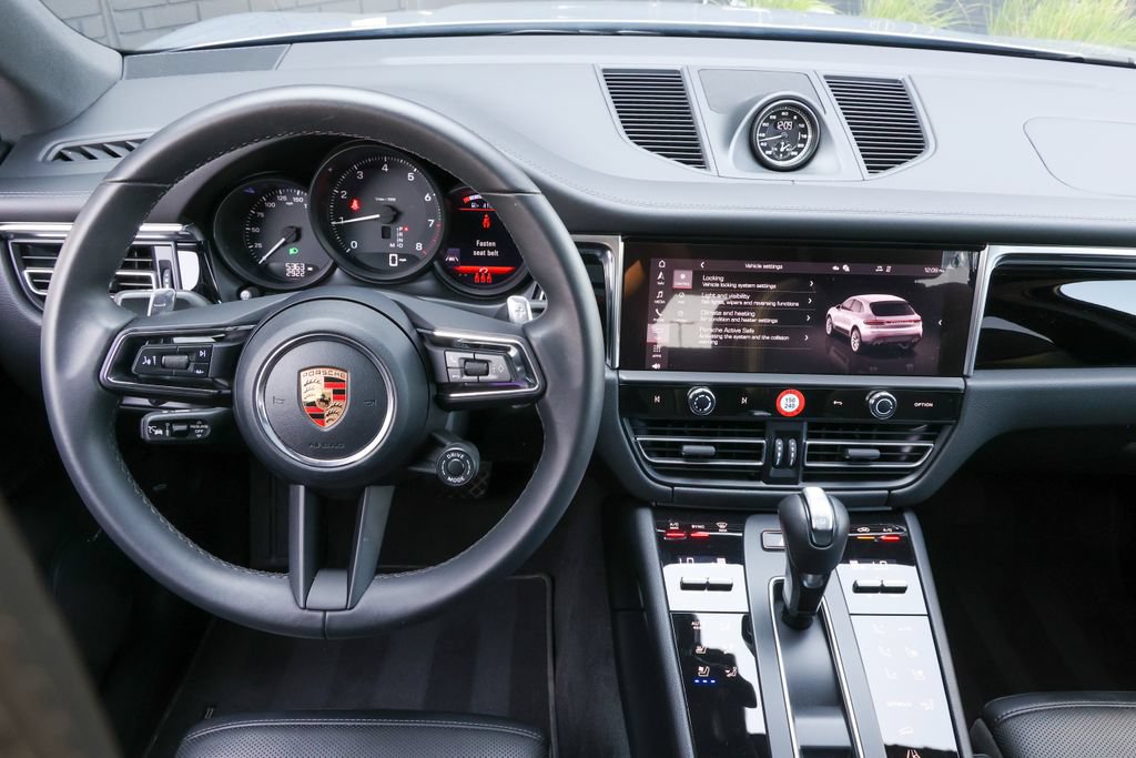 Certified 2026 Porsche Macan AWD/4WD image 39