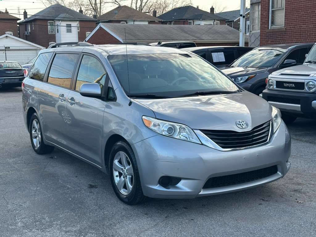 Used 2014 Toyota Sienna LE