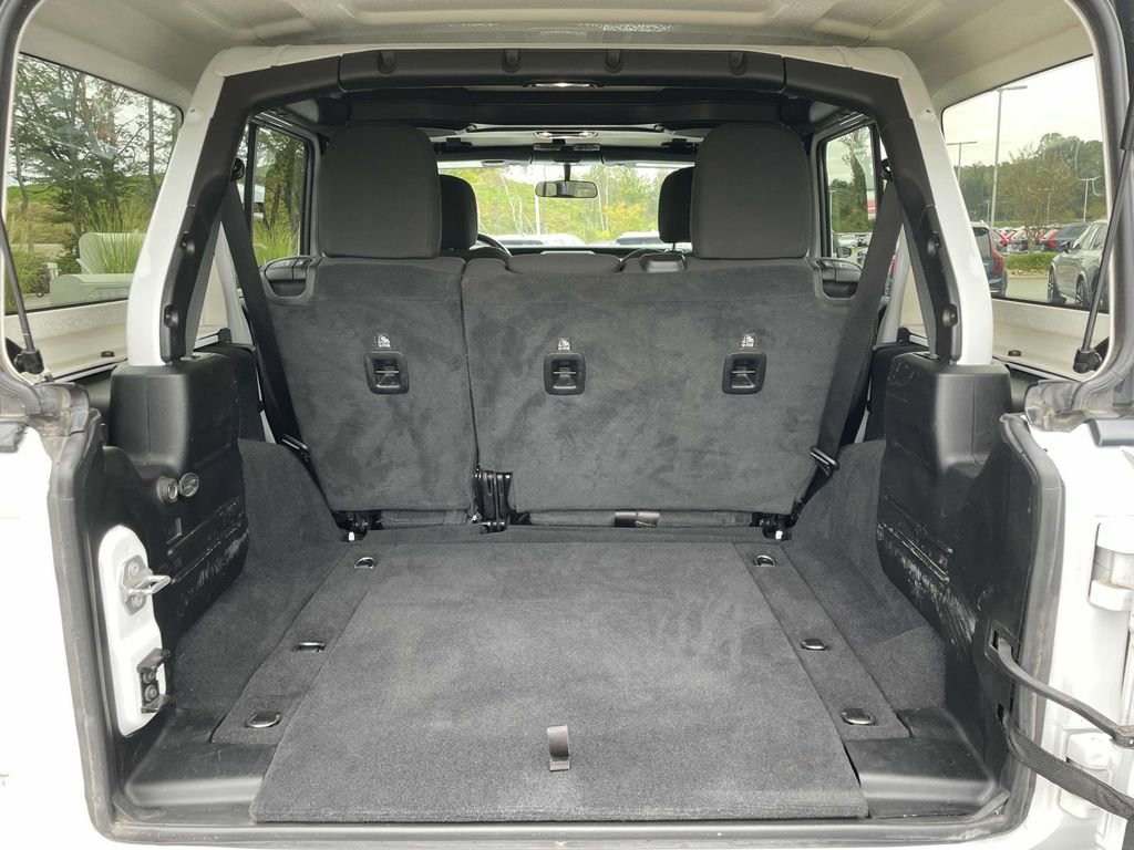 Used 2021 Jeep Wrangler Unlimited Sahara image 29