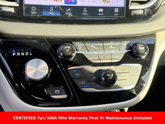 Used 2024 Chrysler Pacifica Touring-L FWD image 20