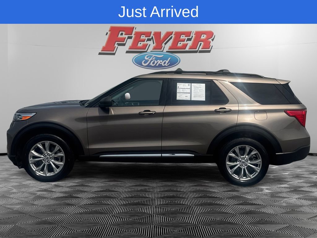 Certified 2021 Ford Explorer XLT w/ Equipment Group 202A AWD/4WD image 2