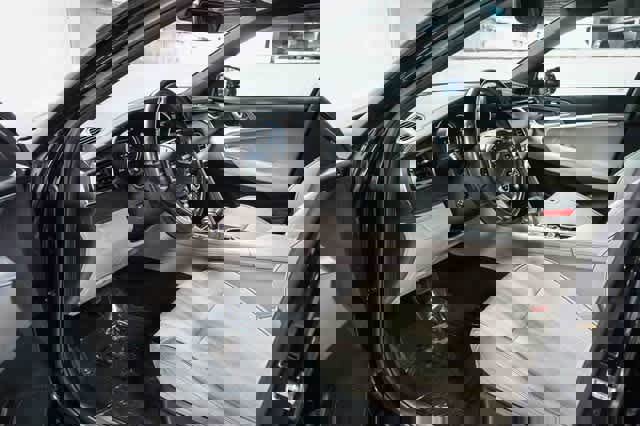 Used 2023 Genesis G70 3.3T image 17