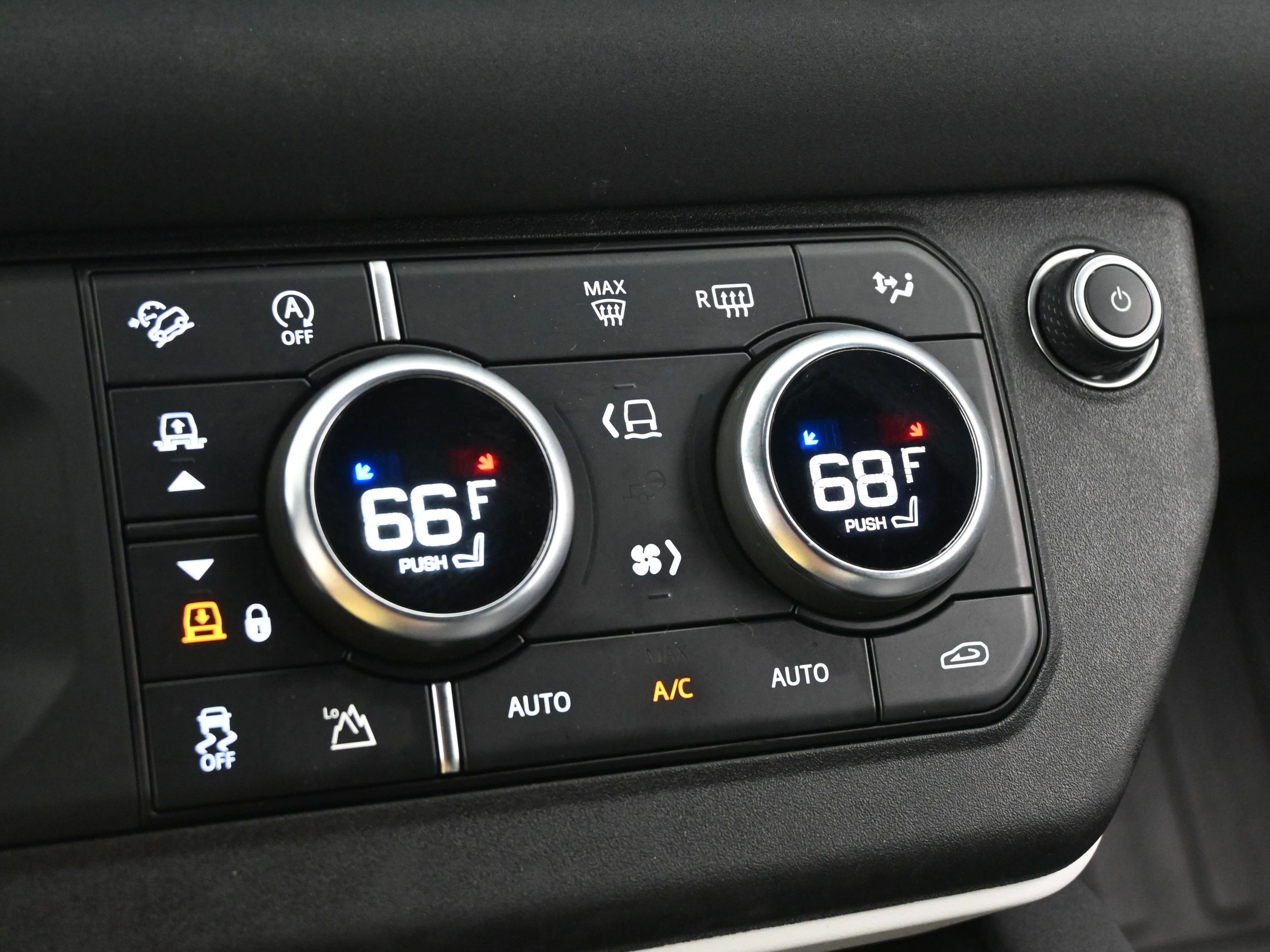 Certified 2023 Land Rover Defender 110 X-Dynamic SE image 14