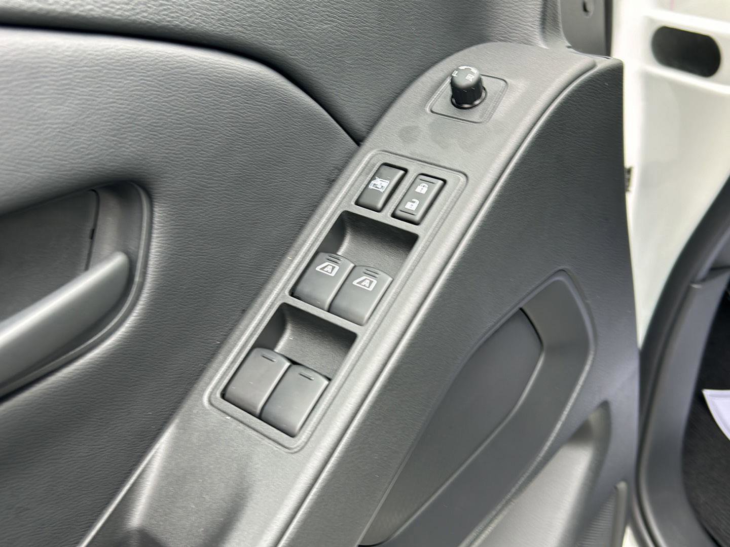 New 2026 Nissan Frontier SV w/ SV Convenience Package image 18