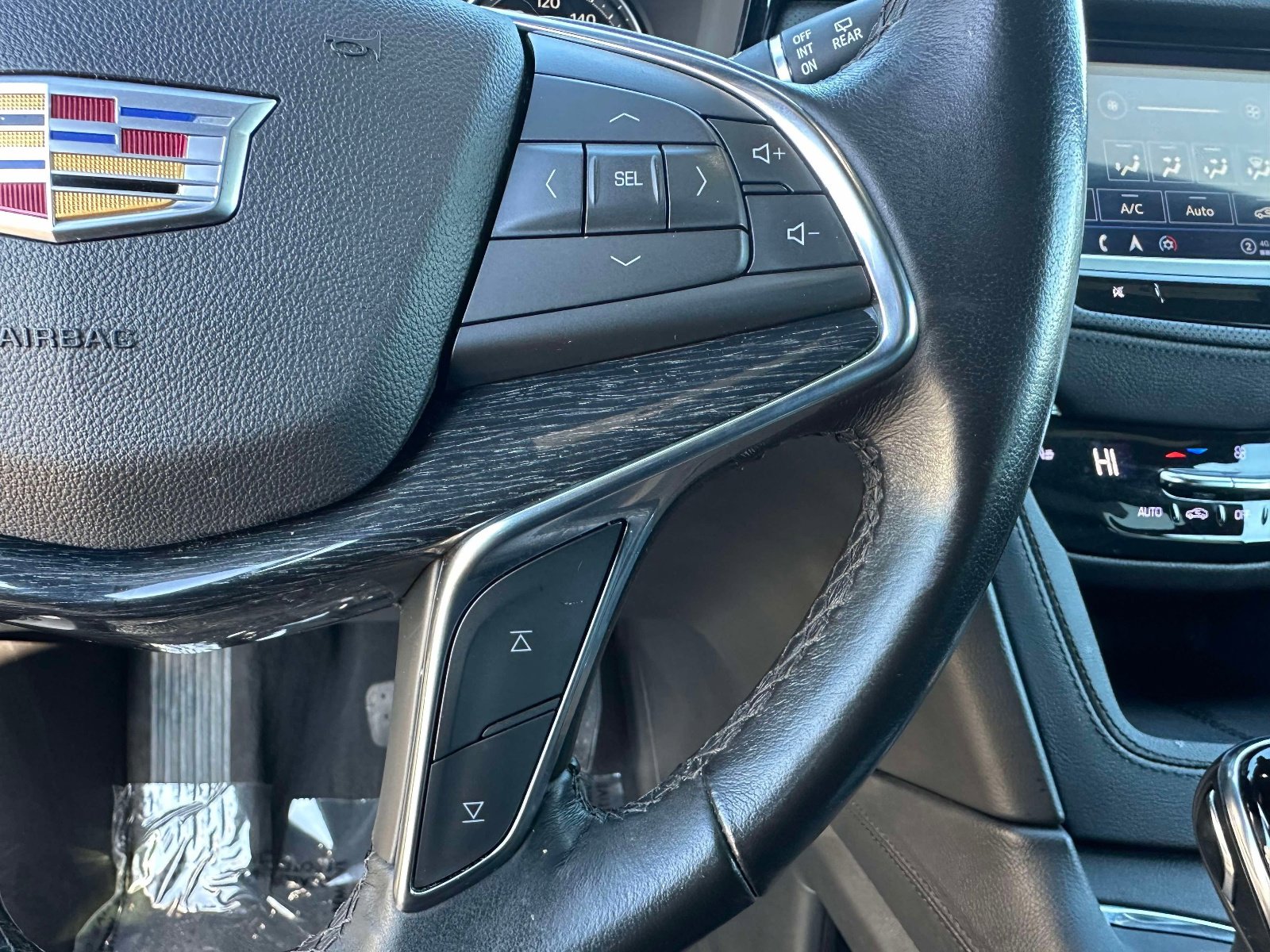 Certified 2022 Cadillac XT5 Premium Luxury image 16