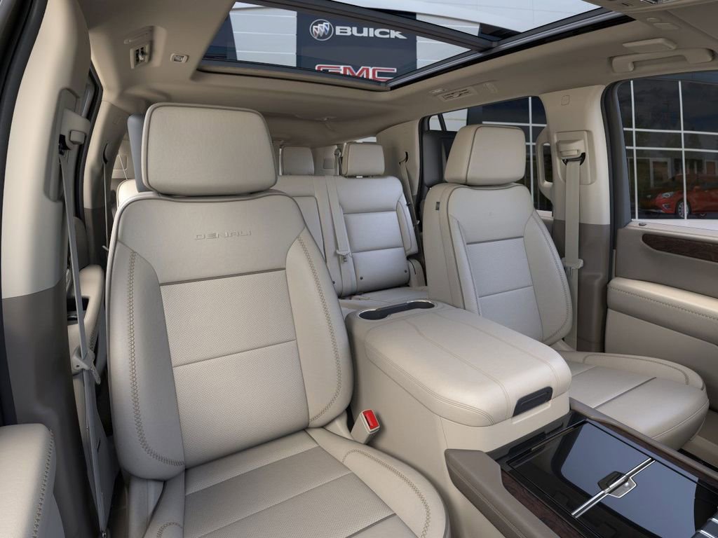 New 2025 GMC Yukon Denali w/ Denali Reserve Package image 17