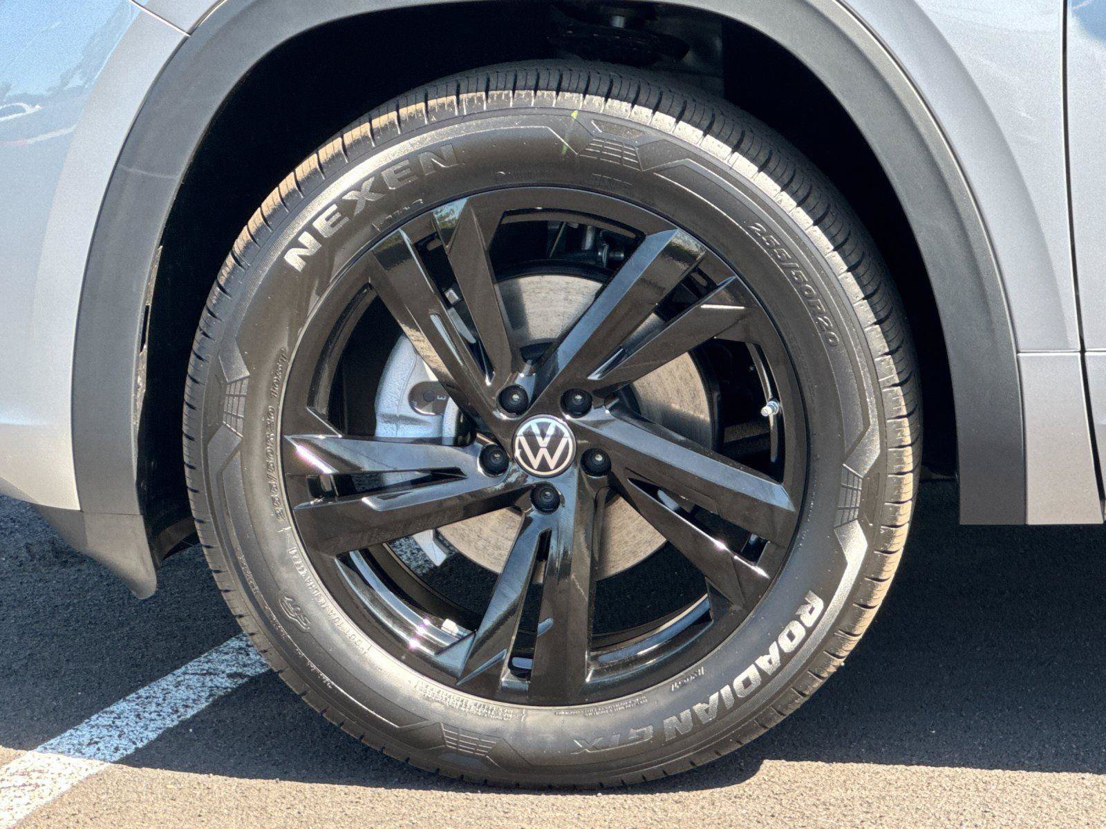 New 2026 Volkswagen Atlas Cross Sport SEL R-Line AWD/4WD image 24