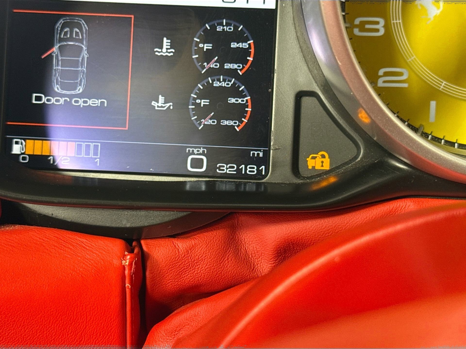 Certified 2018 Ferrari California T image 11