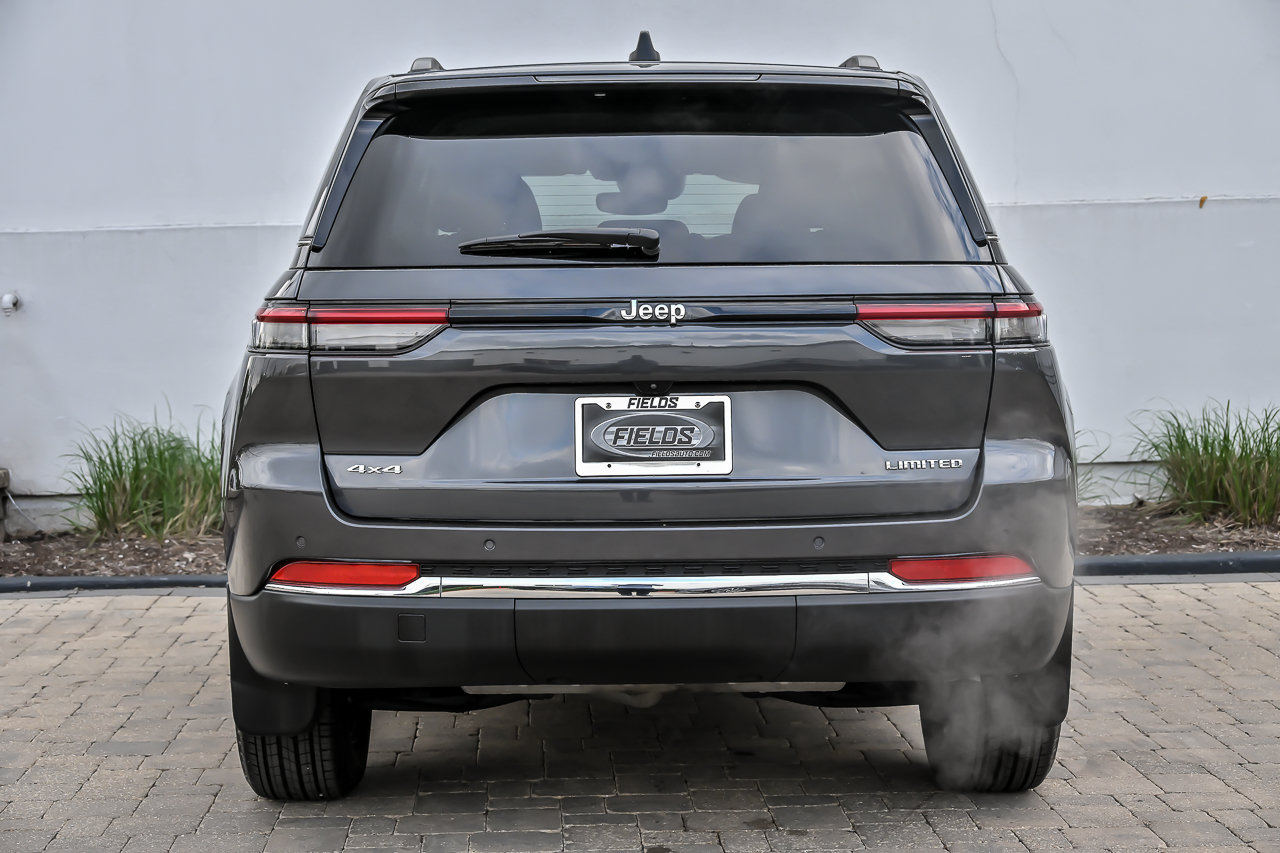 Used 2023 Jeep Grand Cherokee Limited w/ MOPAR Finishing Package AWD/4WD image 15