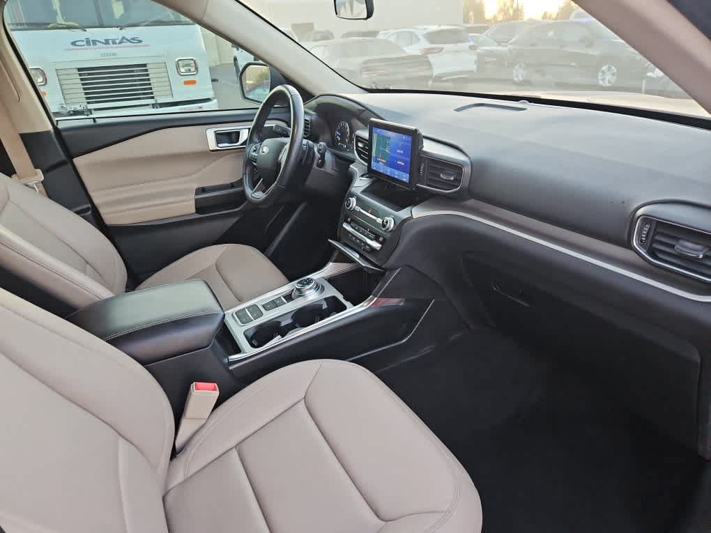 Used 2020 Ford Explorer XLT w/ Equipment Group 202A RWD image 14