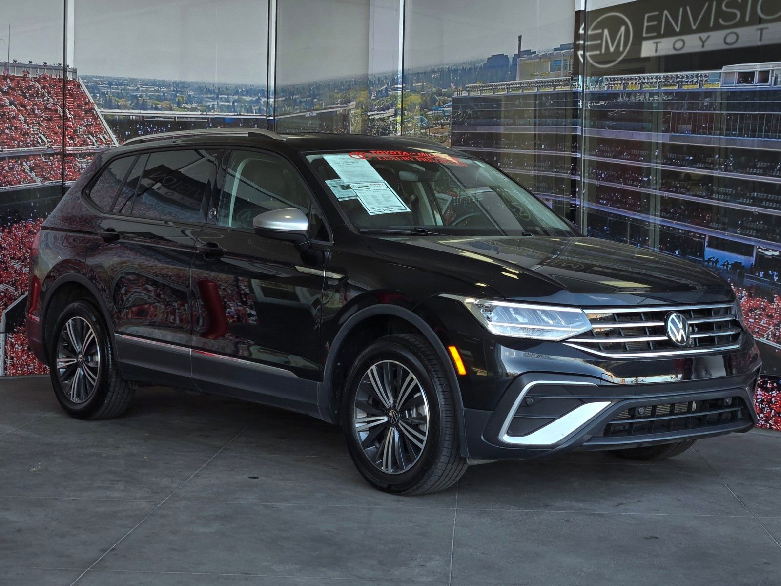 Used 2024 Volkswagen Tiguan Wolfsburg Edition image 1