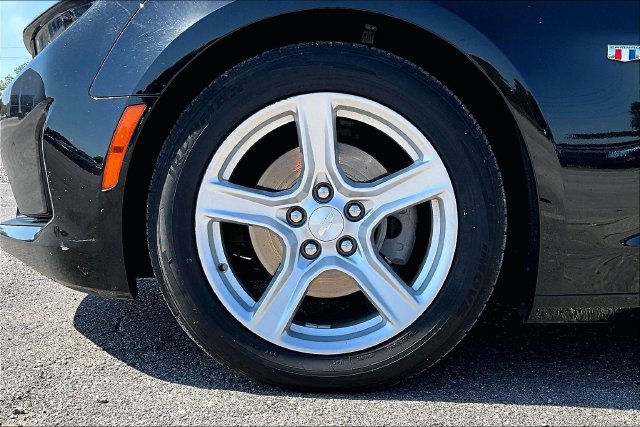Used 2022 Chevrolet Camaro LT RWD image 33