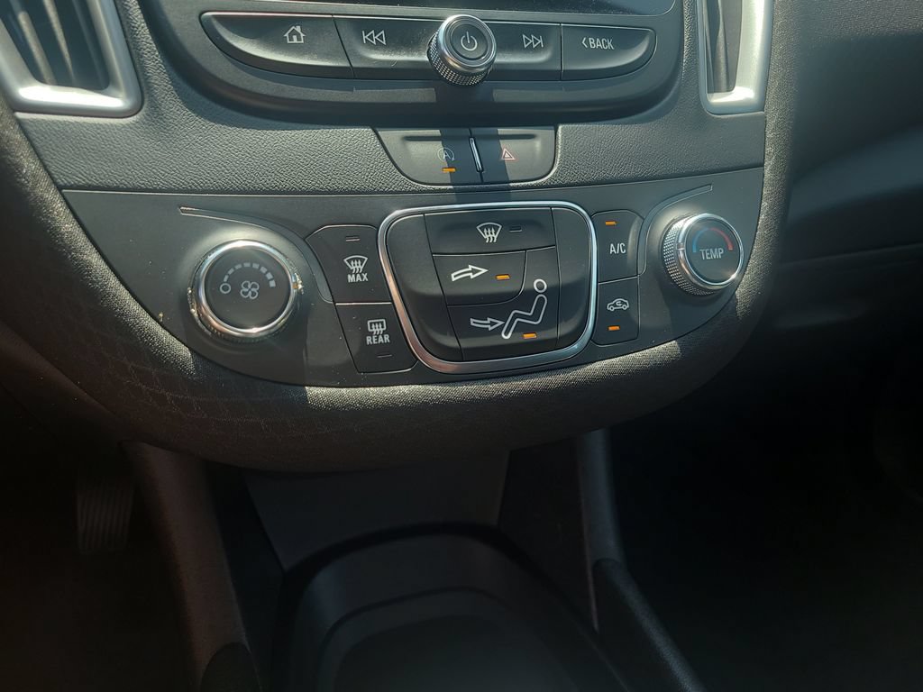 Used 2025 Chevrolet Malibu RS FWD image 22