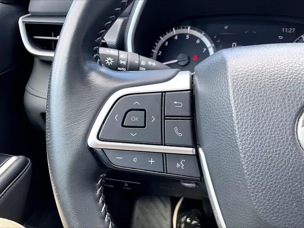 Used 2023 Toyota Highlander XSE AWD/4WD image 24