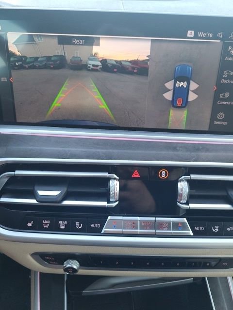 Used 2022 BMW X5 xDrive40i w/ M Sport Package image 3