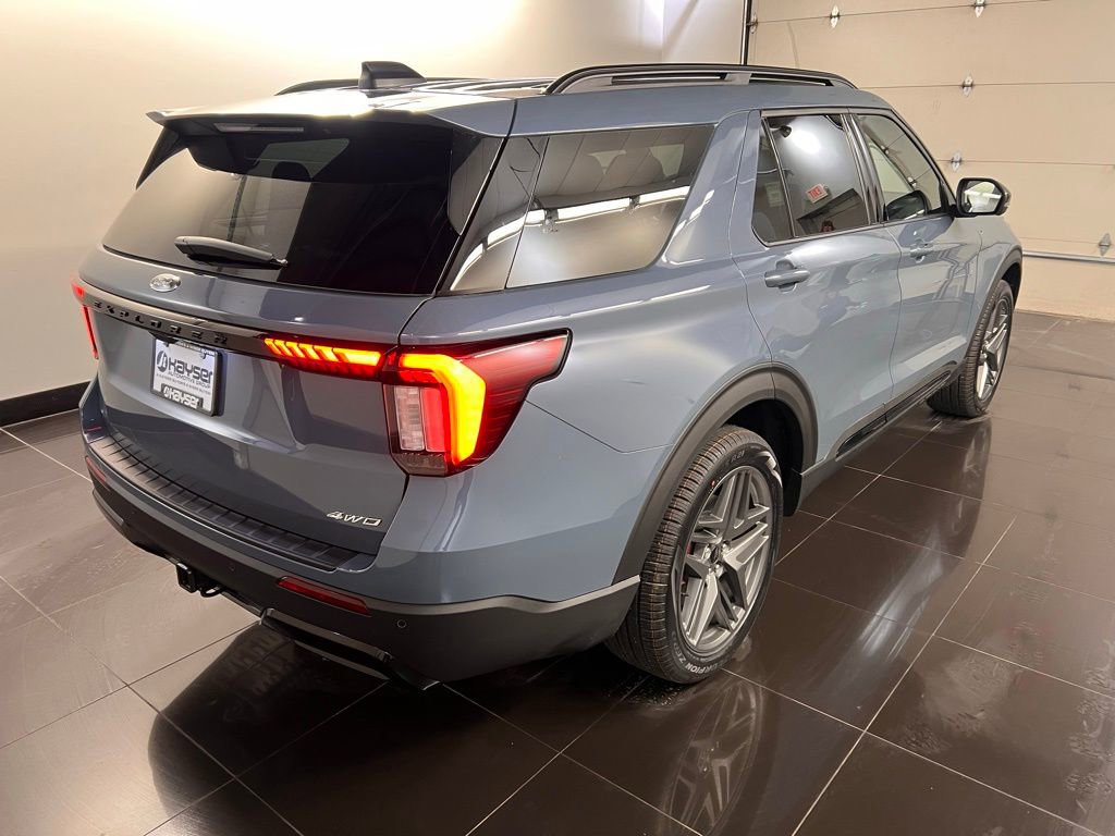 New 2026 Ford Explorer ST-Line w/ ST-Line Street Pack image 5