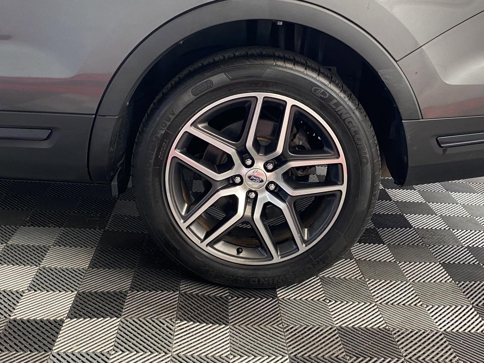 Used 2018 Ford Explorer Sport AWD/4WD image 26